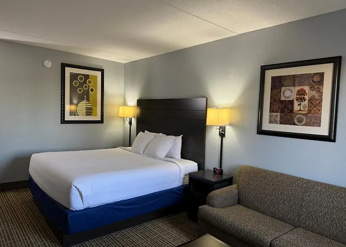 Baymont By Wyndham Louisville Airport South