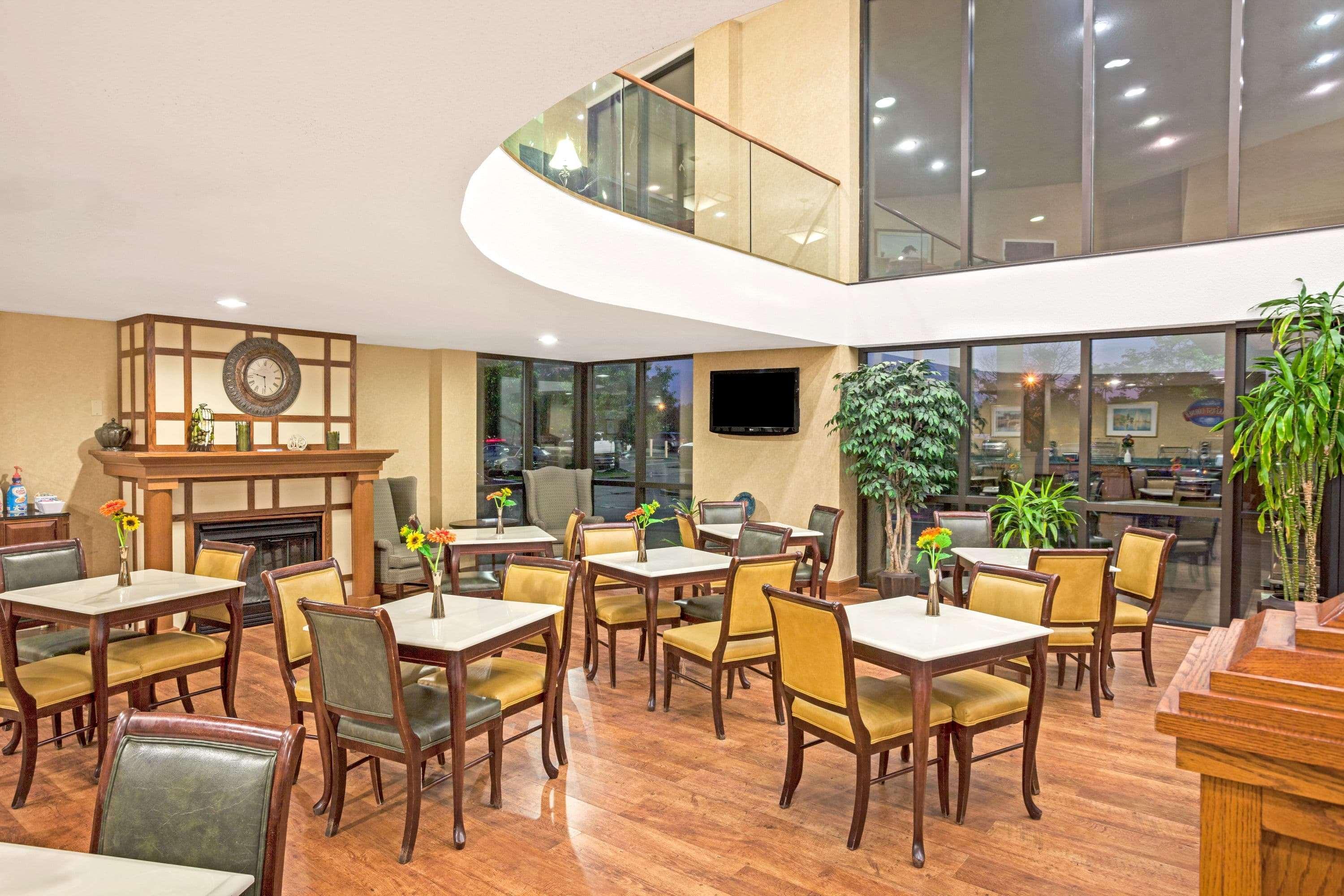 Hotel Baymont By Wyndham Airport South Louisville-Jefferson County