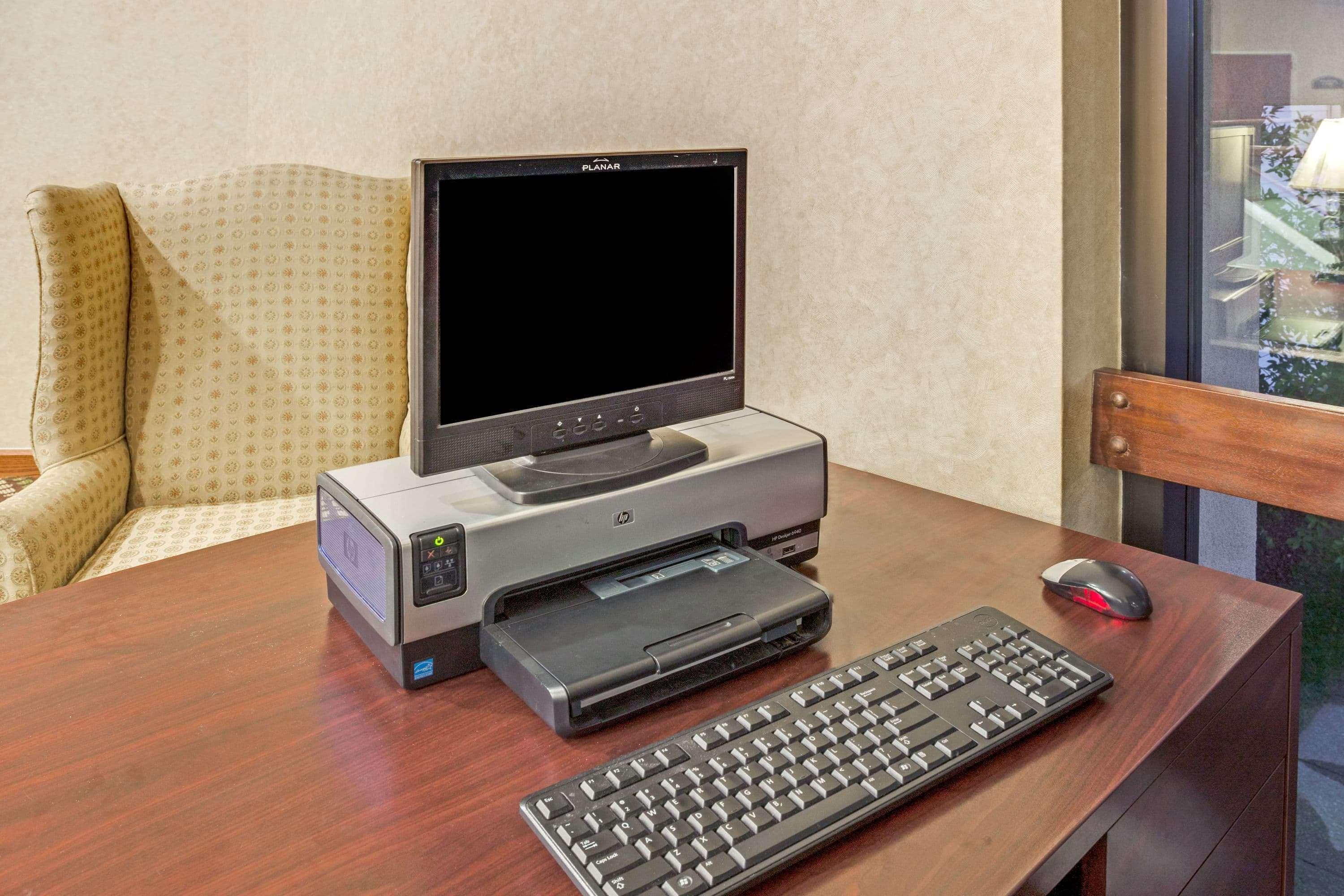 Hotel Baymont By Wyndham Airport South 3*