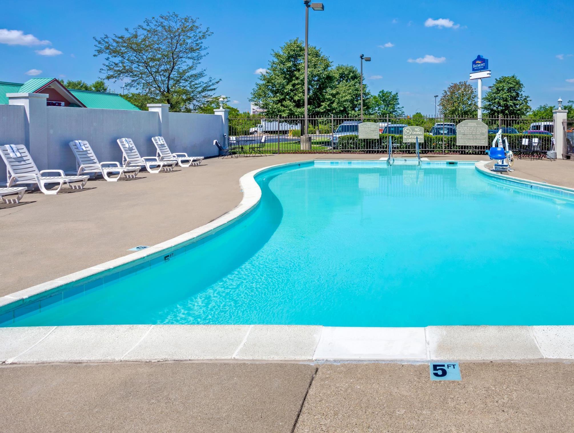 Hotel Baymont By Wyndham Airport South 3*