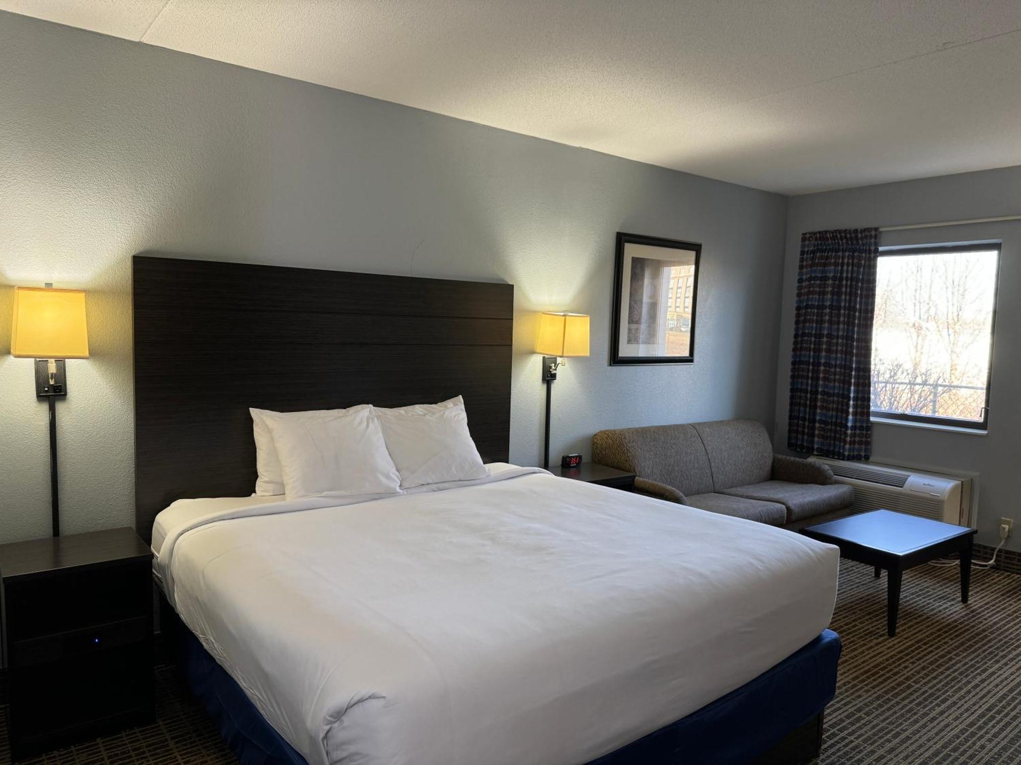 Hotel Baymont By Wyndham Airport South 3*
